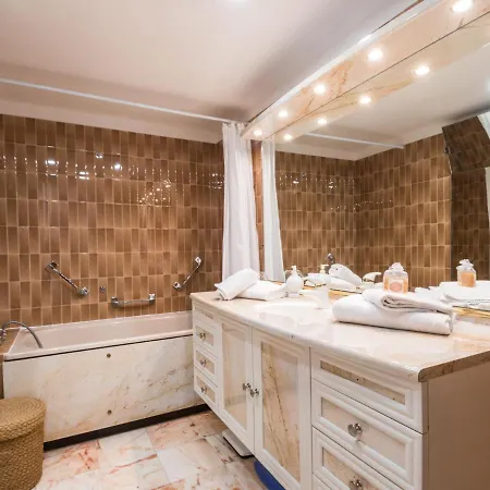 Apartman Spacieux A Avec Terrasse Et Parking Prive - Fr-1-343-173 Chamonix